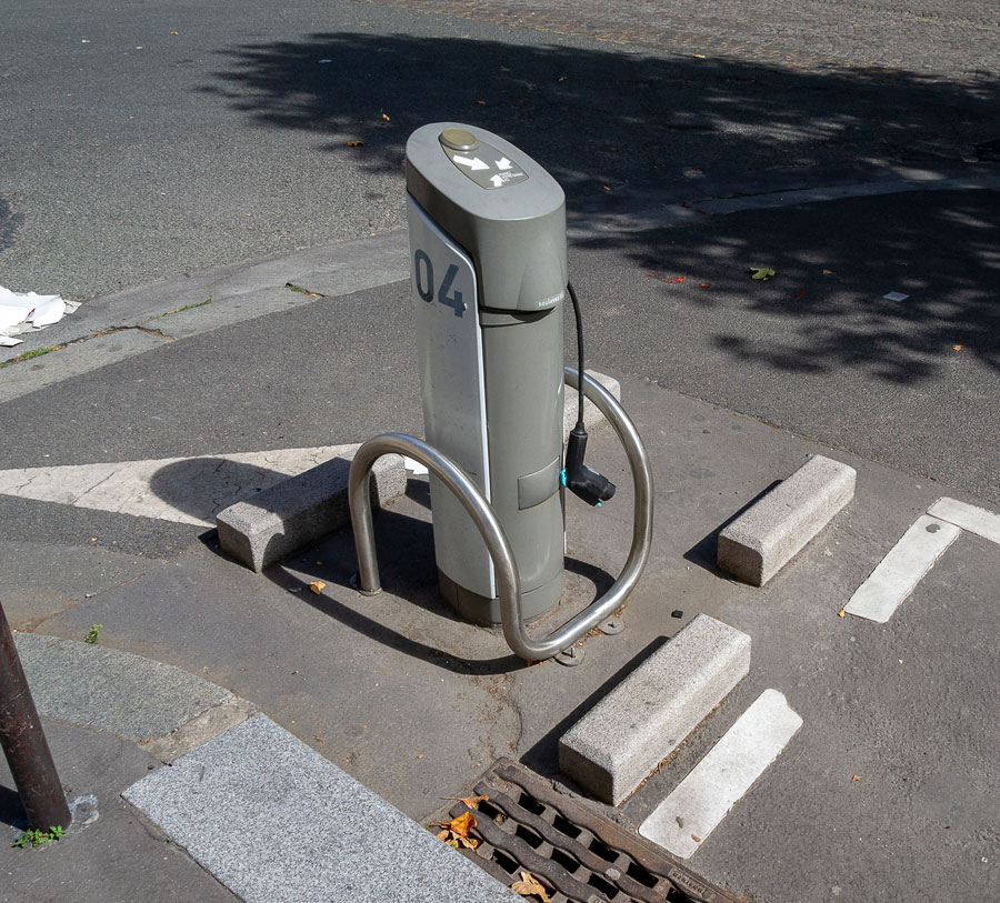 Borne de recharge sur parking